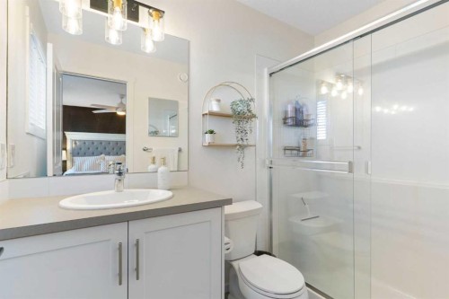 340 Kingsmere Way Se, Airdrie, AB - Indoor Photo Showing Bathroom
