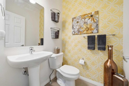 60 Walden Parade Se, Calgary, AB - Indoor Photo Showing Bathroom