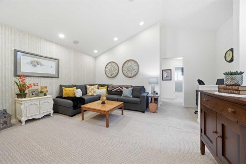60 Walden Parade Se, Calgary, AB - Indoor Photo Showing Other Room