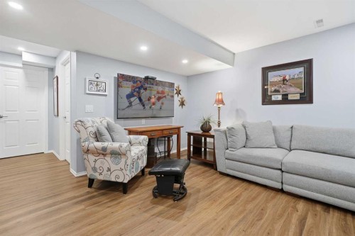 60 Walden Parade Se, Calgary, AB - Indoor Photo Showing Living Room