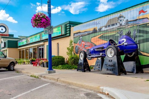 D-4528 73 Street Nw, Calgary, AB - Outdoor