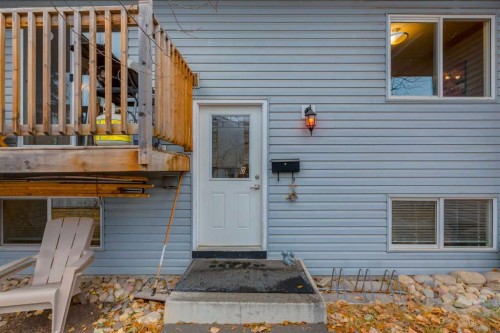 D-4528 73 Street Nw, Calgary, AB - Outdoor With Exterior