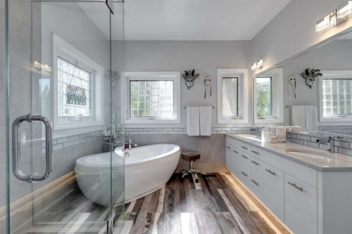 8 Cameron Close, Okotoks, AB - Indoor Photo Showing Bathroom