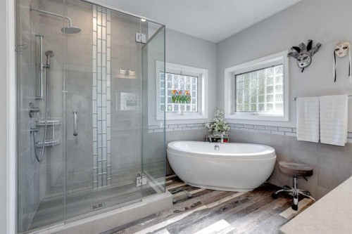 8 Cameron Close, Okotoks, AB - Indoor Photo Showing Bathroom