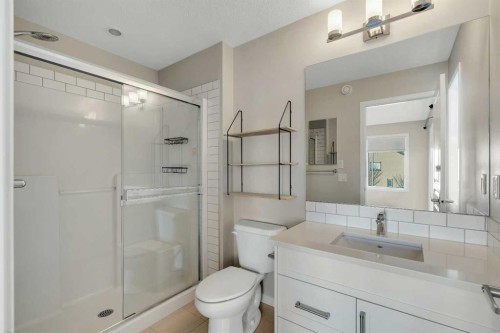87 Masters Square Se, Calgary, AB - Indoor Photo Showing Bathroom