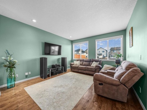 73 Cranberry Avenue Se, Calgary, AB - Indoor Photo Showing Living Room