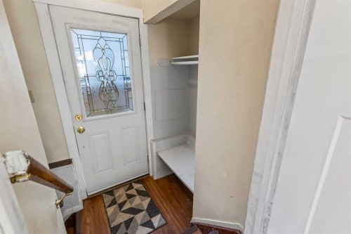 531 64 Avenue Nw, Calgary, AB - Indoor Photo Showing Other Room