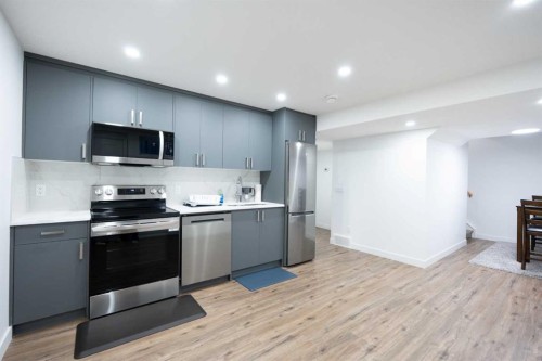 306 Rockyspring Circle Nw, Calgary, AB - Indoor Photo Showing Kitchen