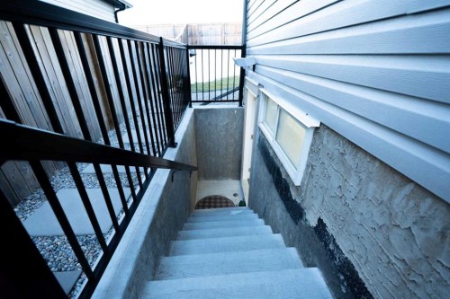 306 Rockyspring Circle Nw, Calgary, AB - Outdoor