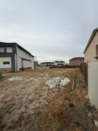 107 East Lakeview Place  Chestermere, AB T1X 0A2