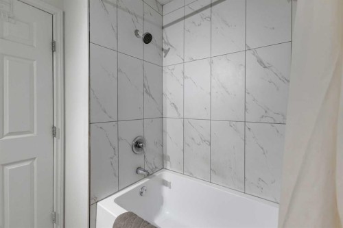 224 Whitworth Way Ne, Calgary, AB - Indoor Photo Showing Bathroom