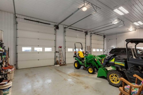 129-181043 Highway 550, Bassano, AB - Indoor Photo Showing Garage
