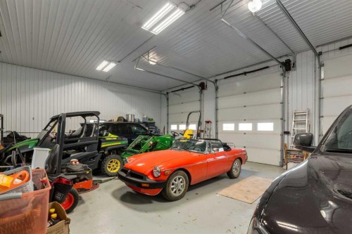129-181043 Highway 550, Bassano, AB - Indoor Photo Showing Garage