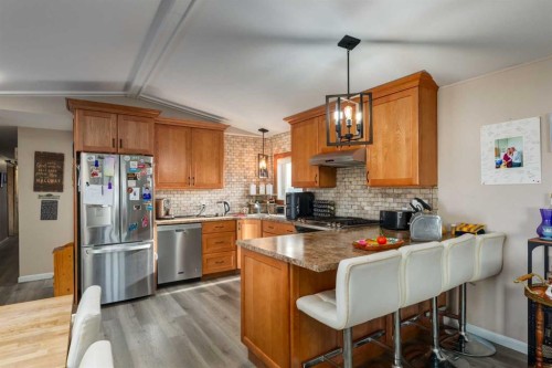 129-181043 Highway 550, Bassano, AB - Indoor Photo Showing Kitchen