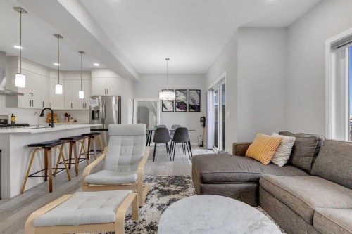 704 Creekstone Circle Sw, Calgary, AB - Indoor