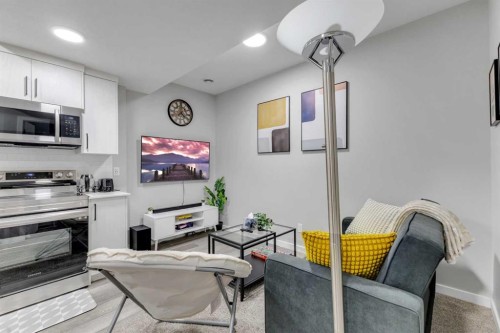 704 Creekstone Circle Sw, Calgary, AB - Indoor