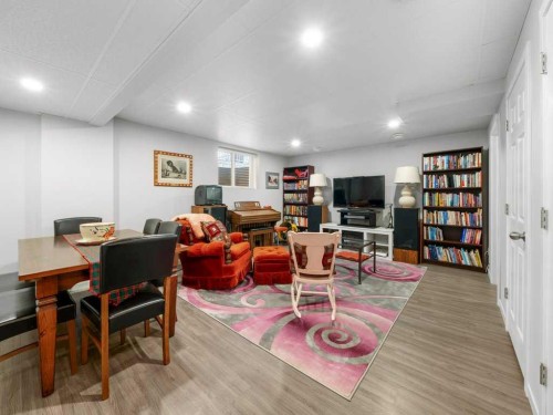 33 Amery Green, Crossfield, AB - Indoor Photo Showing Other Room