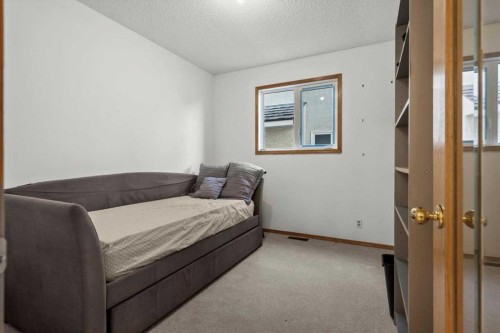 332 Hawkstone Close Nw, Calgary, AB - Indoor