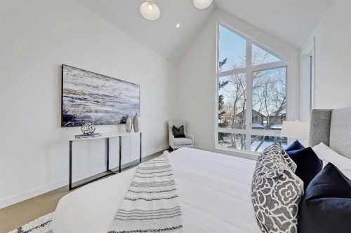 5020 21A Street Sw, Calgary, AB - Indoor Photo Showing Bedroom