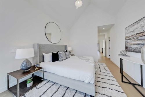 5020 21A Street Sw, Calgary, AB - Indoor Photo Showing Bedroom