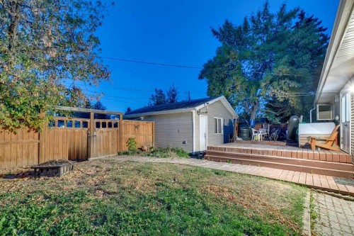 100 Allandale Close Se, Calgary, AB - Outdoor