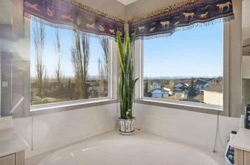 54 Rockbluff Close Nw, Calgary, AB - Indoor