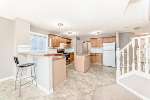 269 Covewood Circle Ne, Calgary, AB - Indoor Photo Showing Kitchen