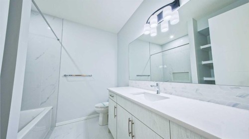 41 Cityside View Ne, Calgary, AB - Indoor Photo Showing Bathroom