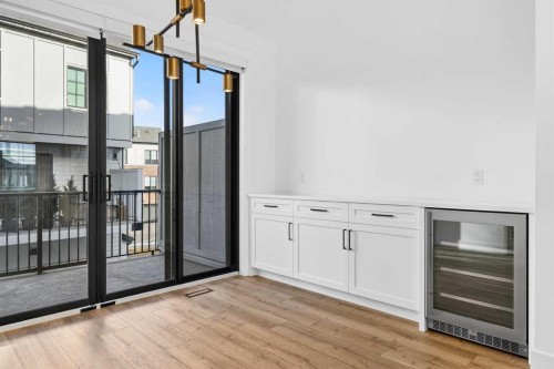 140 Discovery Drive Sw, Calgary, AB - Indoor Photo Showing Other Room