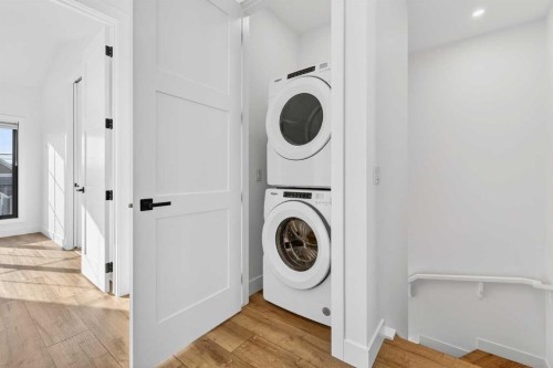 140 Discovery Drive Sw, Calgary, AB - Indoor Photo Showing Laundry Room
