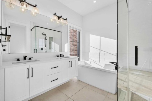 140 Discovery Drive Sw, Calgary, AB - Indoor Photo Showing Bathroom