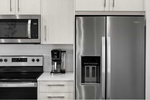 505-14225 1 Street Nw, Calgary, AB - Indoor Photo Showing Kitchen With Stainless Steel Kitchen With Upgraded Kitchen