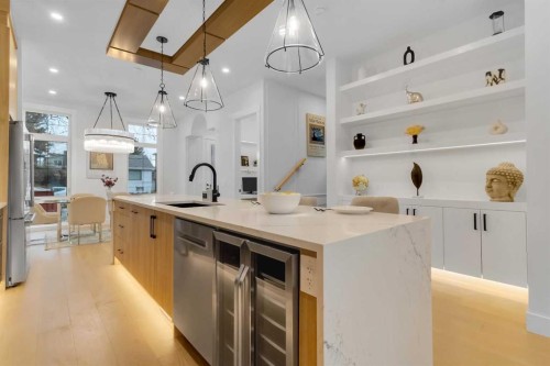 646 25 Avenue Nw, Calgary, AB - Indoor Photo Showing Kitchen With Upgraded Kitchen