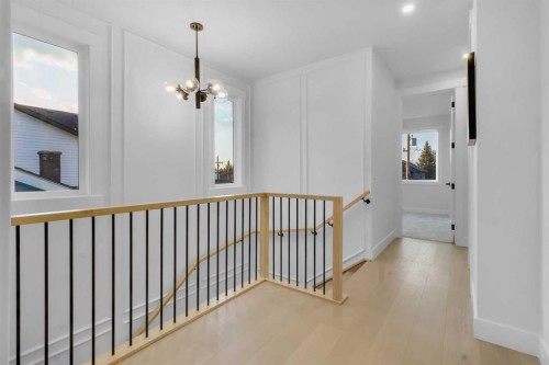 646 25 Avenue Nw, Calgary, AB - Indoor Photo Showing Other Room