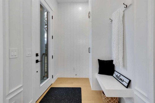 646 25 Avenue Nw, Calgary, AB - Indoor Photo Showing Other Room