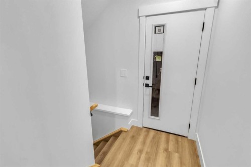 646 25 Avenue Nw, Calgary, AB - Indoor Photo Showing Other Room