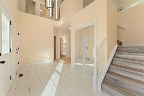 20 Sherwood Circle Nw, Calgary, AB - Indoor Photo Showing Other Room