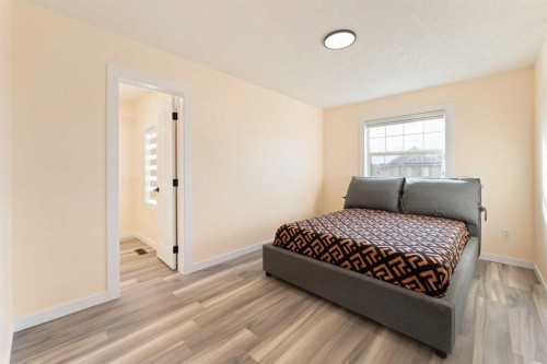 20 Sherwood Circle Nw, Calgary, AB - Indoor Photo Showing Bedroom
