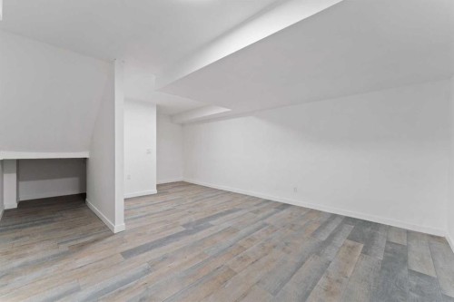 20 Sherwood Circle Nw, Calgary, AB - Indoor Photo Showing Other Room