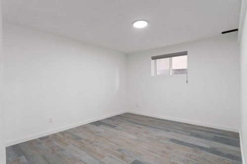 20 Sherwood Circle Nw, Calgary, AB - Indoor Photo Showing Other Room