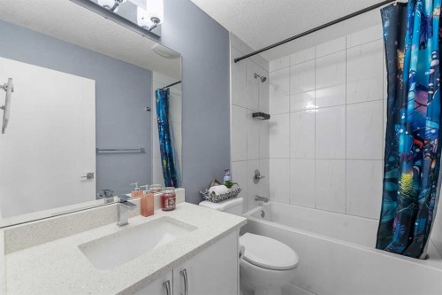 753 Edgefield Crescent, Strathmore, AB - Indoor Photo Showing Bathroom