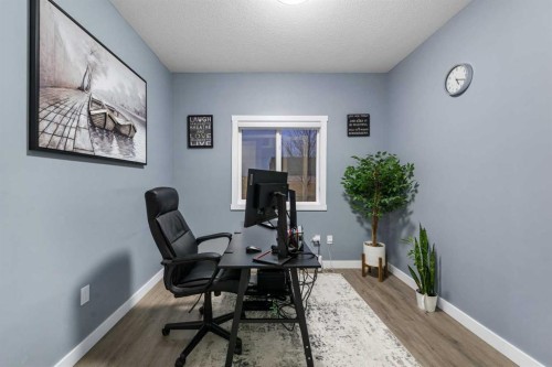 753 Edgefield Crescent, Strathmore, AB - Indoor Photo Showing Office