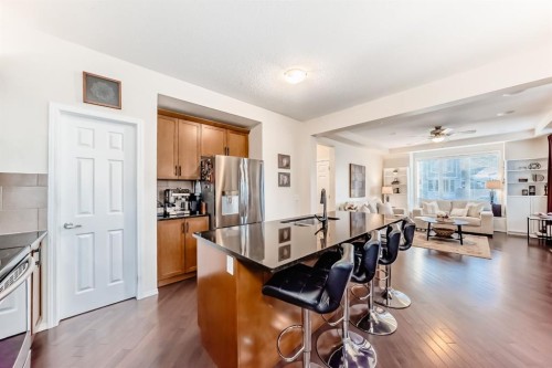 912 Windhaven Close Sw, Airdrie, AB - Indoor Photo Showing Kitchen