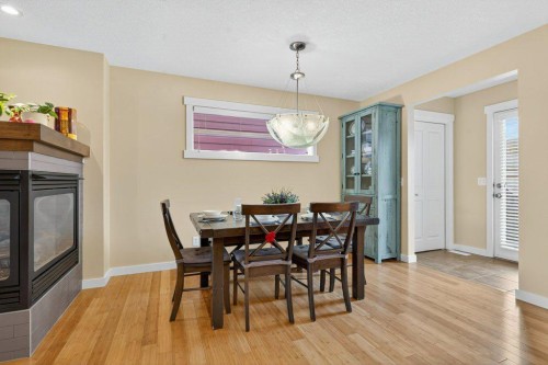 18 West Coach Road Sw, Calgary, AB - Indoor Photo Showing Dining Room