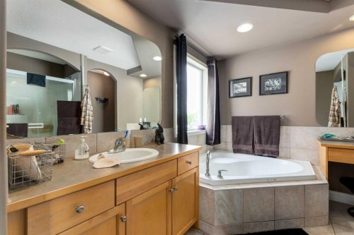 169 Tuscany Ridge Park Nw, Calgary, AB - Indoor Photo Showing Bathroom