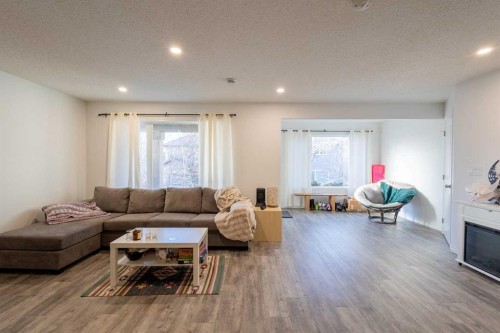 169 Tuscany Ridge Park Nw, Calgary, AB - Indoor Photo Showing Living Room