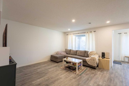 169 Tuscany Ridge Park Nw, Calgary, AB - Indoor Photo Showing Living Room