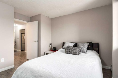 608-1330 15 Avenue Sw, Calgary, AB - Indoor Photo Showing Bedroom