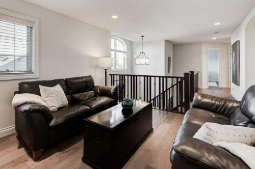 436 Evergreen Circle Sw, Calgary, AB - Indoor Photo Showing Living Room