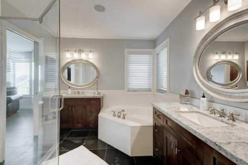 436 Evergreen Circle Sw, Calgary, AB - Indoor Photo Showing Bathroom